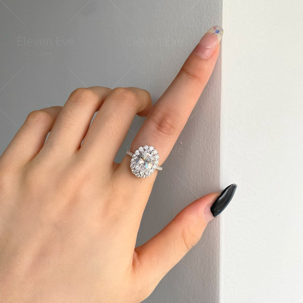 High-Carbon Square-Cut Diamond Ring | S925 Sterling Silver Wedding Ring | Pigeon Egg Style | Light Luxury Super Sparkle Statement Ring