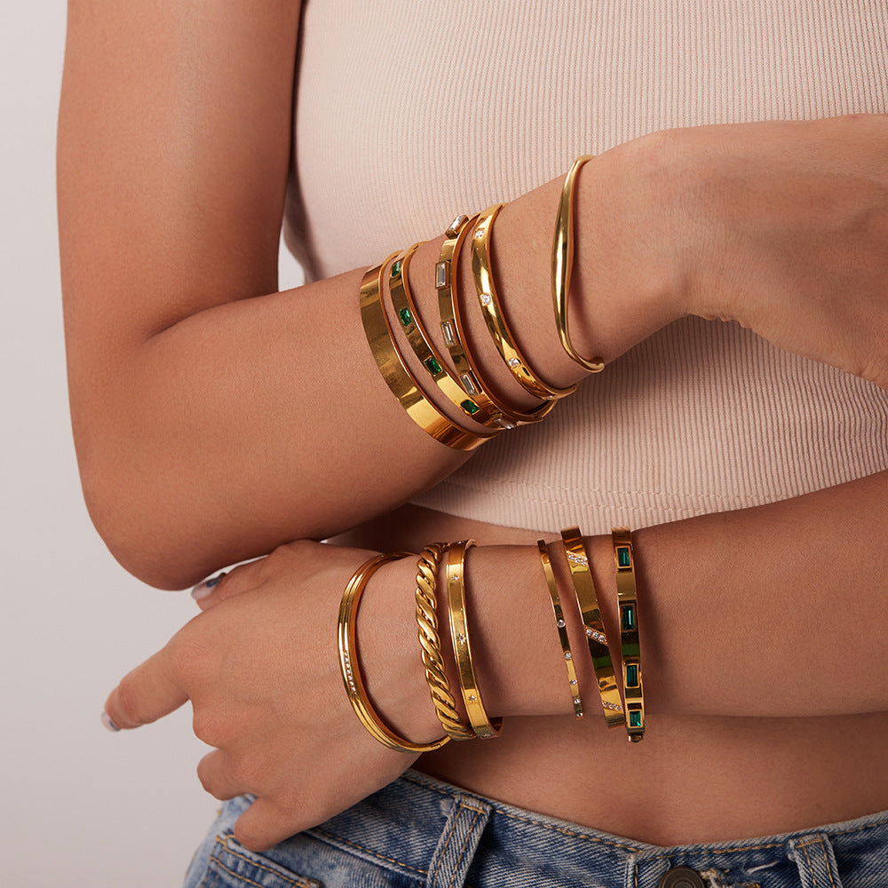 Retro Gold Bracelet | Stainless Steel Open Design for Women | Zirconia Detail | No Color Fade