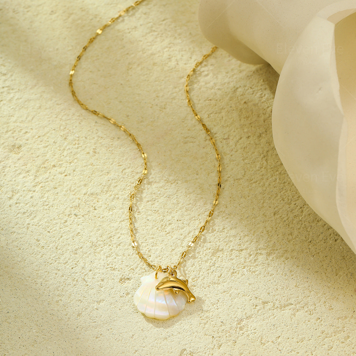 Beach Style Ocean Pendant Necklace | Shell, Starfish & Dolphin | Niche Design for Women