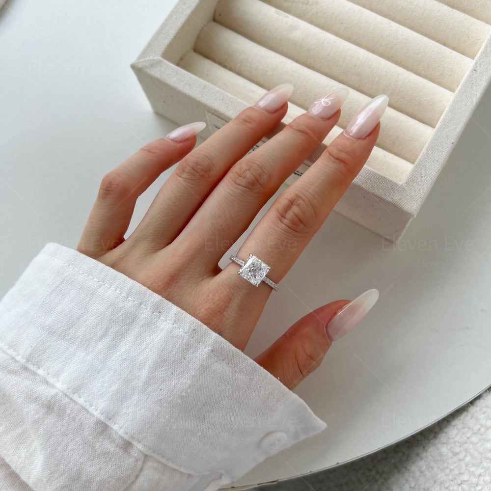 High-Carbon Square-Cut Diamond Ring | S925 Sterling Silver Wedding Ring | Pigeon Egg Style | Light Luxury Super Sparkle Statement Ring
