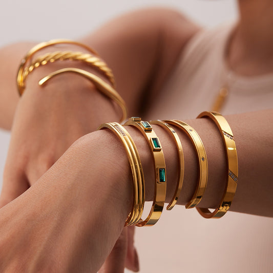Retro Gold Bracelet | Stainless Steel Open Design for Women ｜ Zirconia Detail | No Color Fade