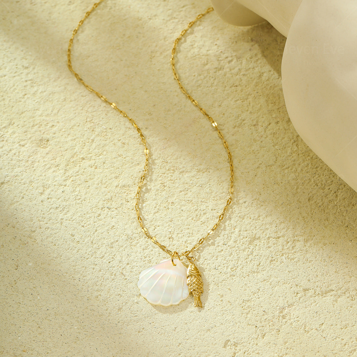 Beach Style Ocean Pendant Necklace | Shell, Starfish & Dolphin | Niche Design for Women