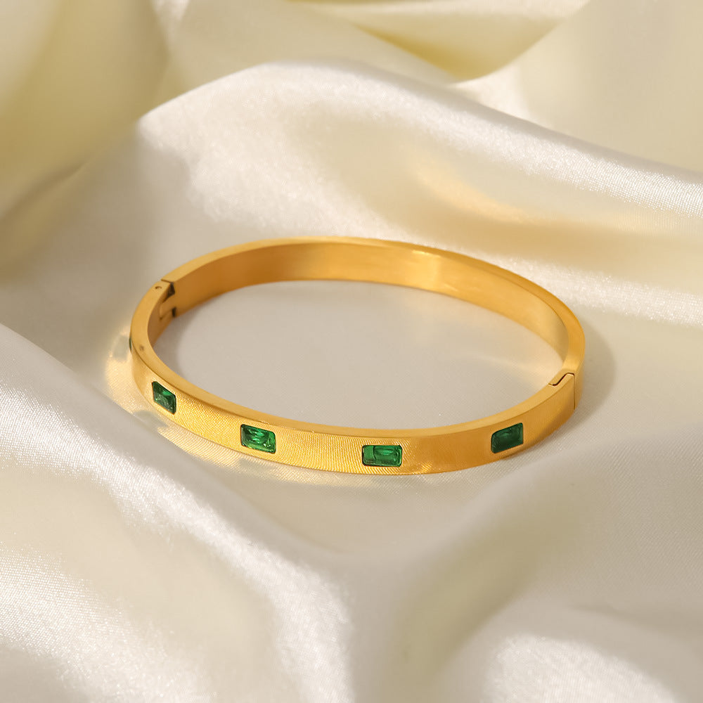Retro Gold Bracelet | Stainless Steel Open Design for Women ｜ Zirconia Detail | No Color Fade