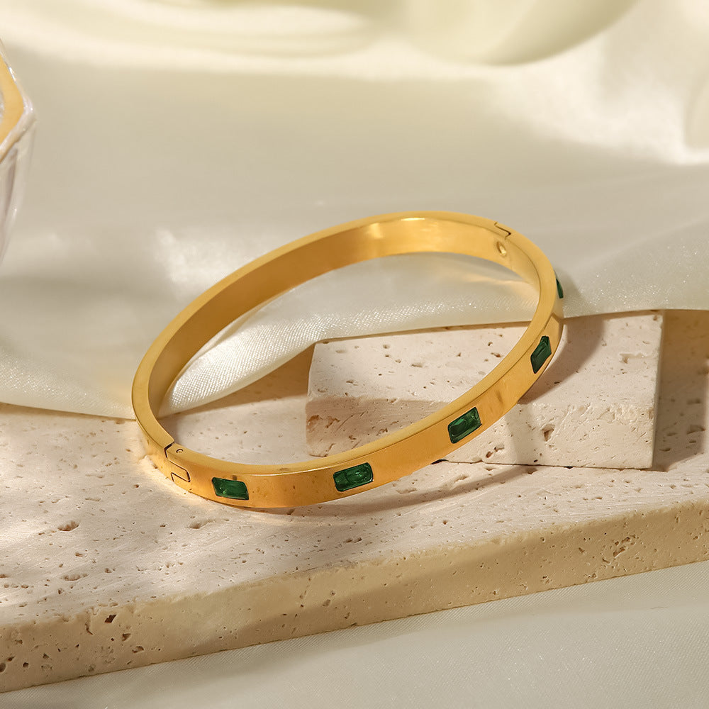 Retro Gold Bracelet | Stainless Steel Open Design for Women ｜ Zirconia Detail | No Color Fade